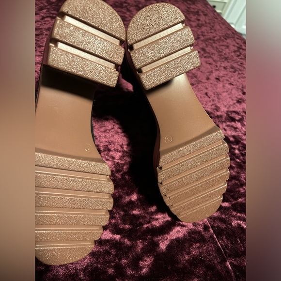 Fiona Fall Exp. NWOT Platform Boots Size 8 - Picture 3 of 5